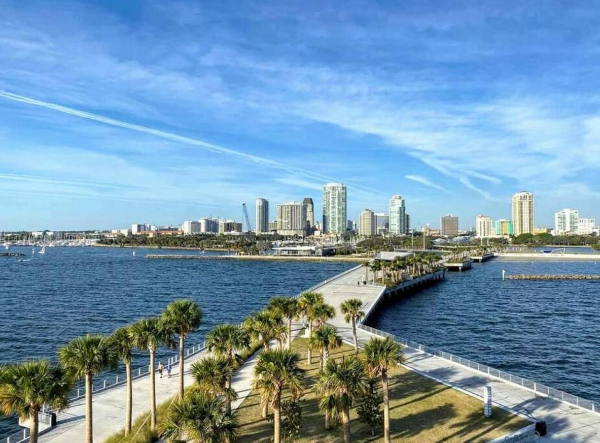 Retro Retreat In Dtsp - Explore The Downtown Area Sankt Petersburg Exterior foto