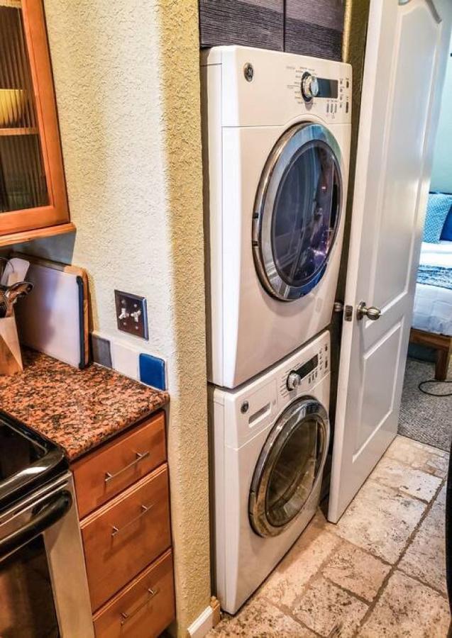 Retro Retreat In Dtsp - Explore The Downtown Area Sankt Petersburg Exterior foto