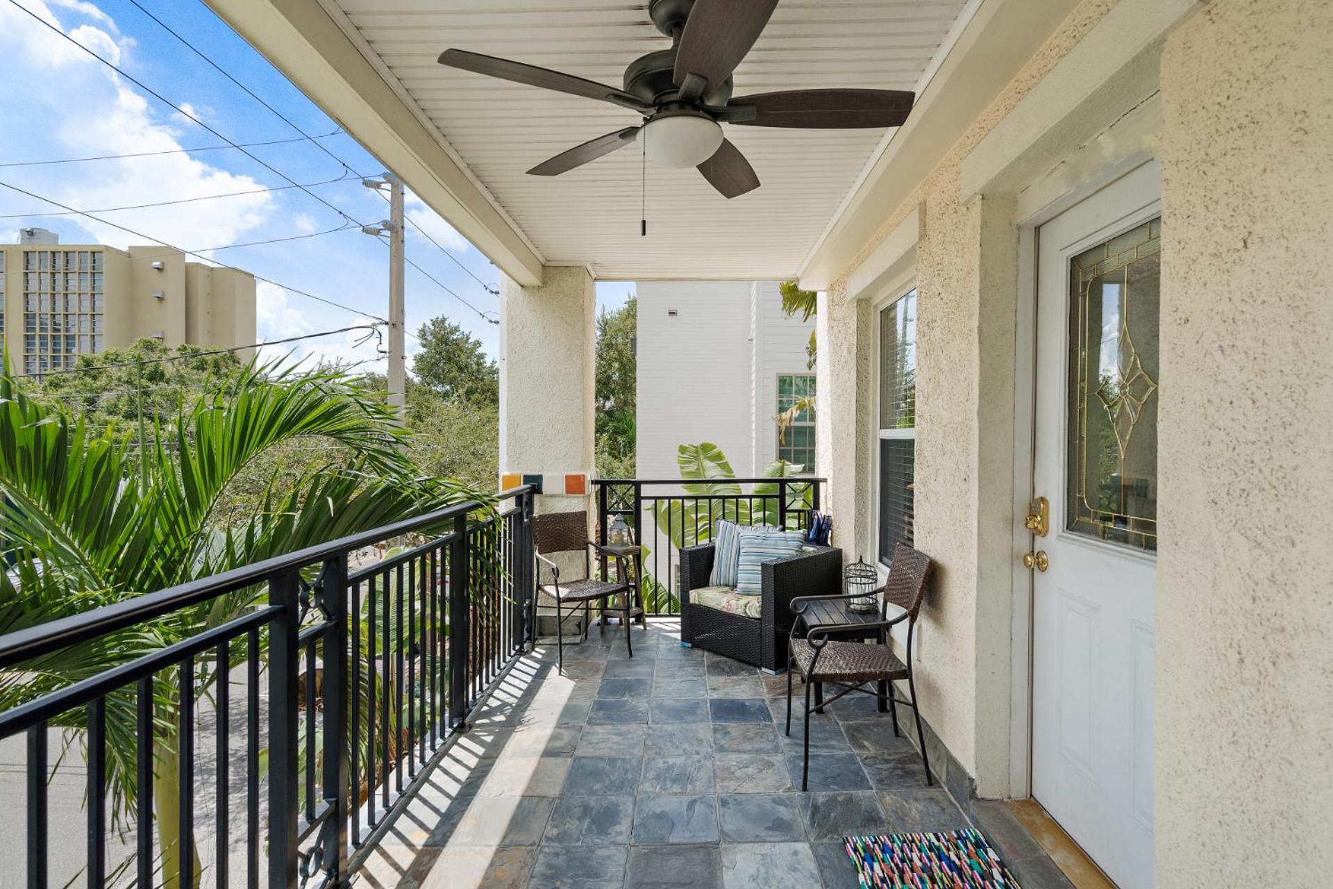 Retro Retreat In Dtsp - Explore The Downtown Area Sankt Petersburg Exterior foto