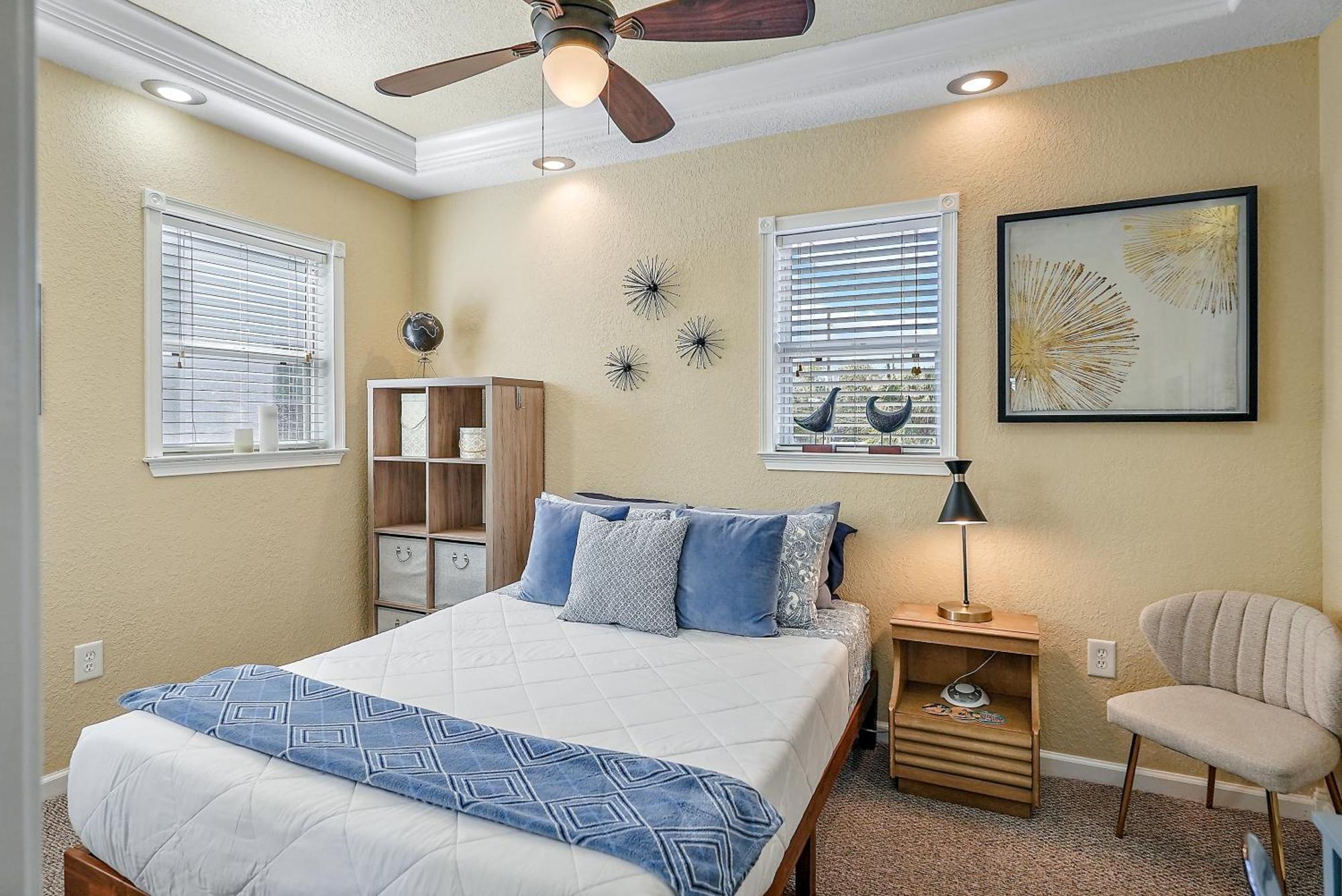 Retro Retreat In Dtsp - Explore The Downtown Area Sankt Petersburg Exterior foto